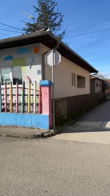 Prizemna kuća u Kolobari na parceli od 343 m2 👉 260.000 KM.

Pišite nam u DM za više informacija!