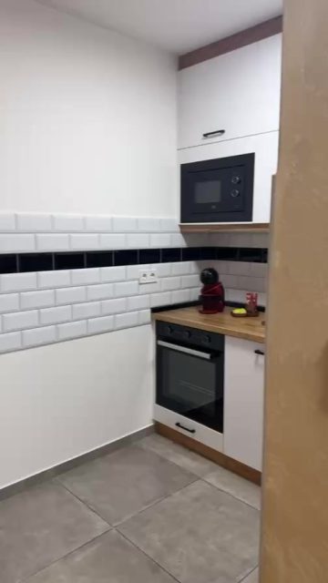 Garsonjera u centru 31 m2 👉 150.000 KM.

Više informacija slanjem poruke u DM 💜