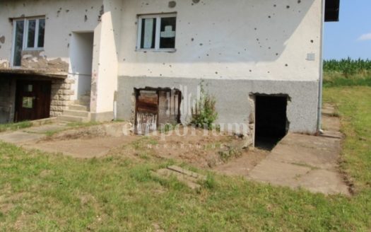 Prizemna kuća sa potkrovljem na mirnoj lokaciji, 113m2 ID:2087/BN