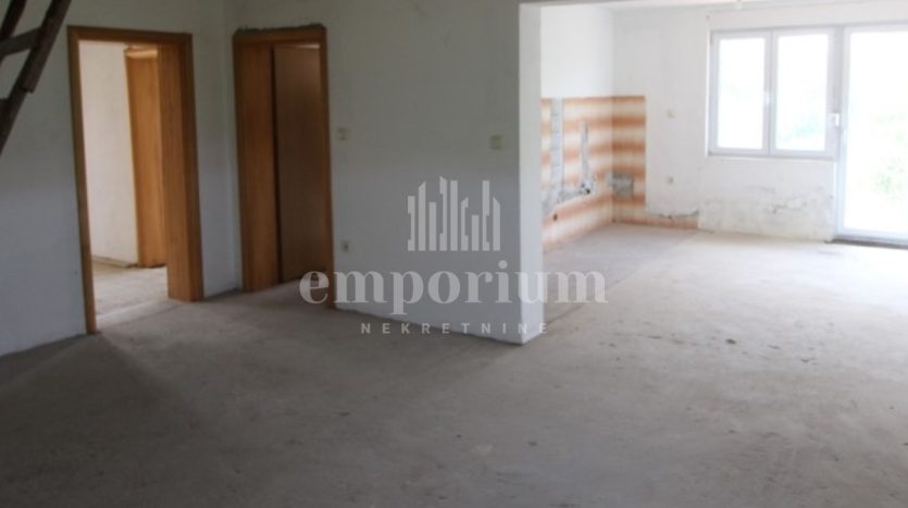 Prizemna kuća sa potkrovljem na mirnoj lokaciji, 113m2 ID:2087/BN