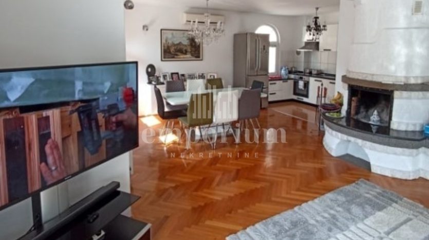 Ekskluzivna vila površine 300m2 u gradu! 1698/EN