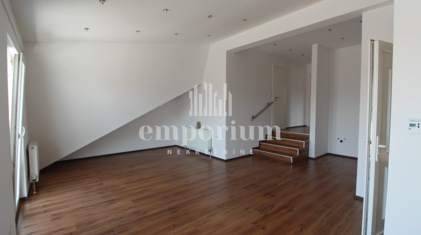 Trosoban stan u centru grada, 92m2 ID:1766a/EN