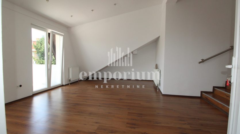 Trosoban stan u centru grada, 92m2 ID:1766a/EN