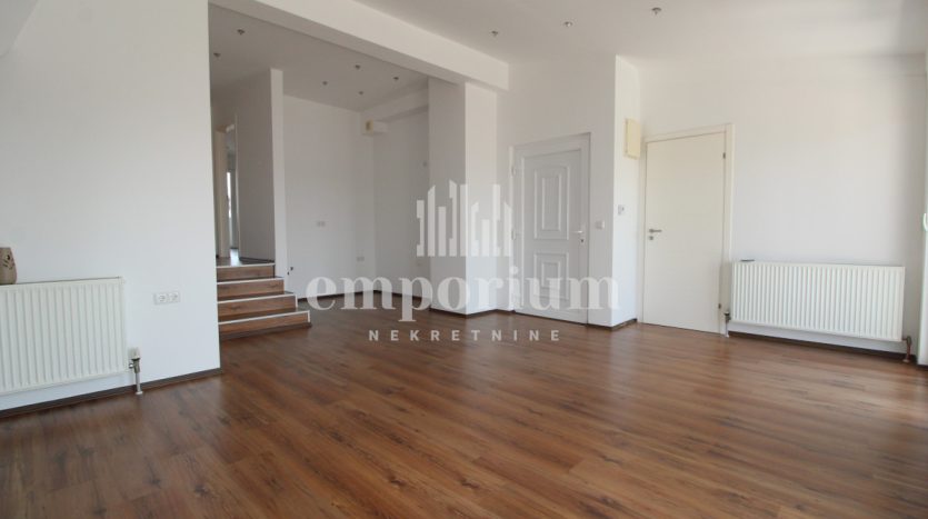 Trosoban stan u centru grada, 92m2 ID:1766a/EN