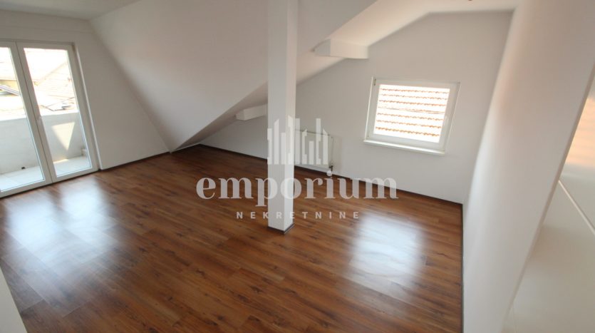 Trosoban stan u centru grada, 92m2 ID:1766a/EN