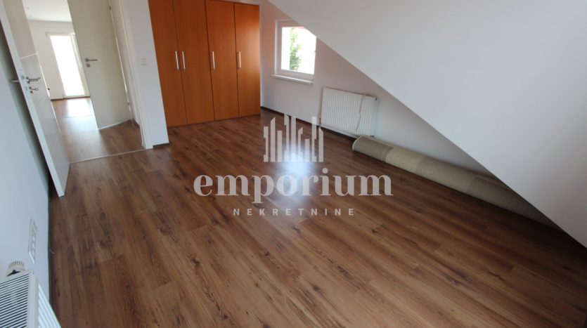 Trosoban stan u centru grada, 92m2 ID:1766a/EN