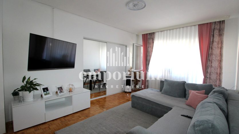 Trosoban stan u centru grada, 85m2 ID:2339/BN