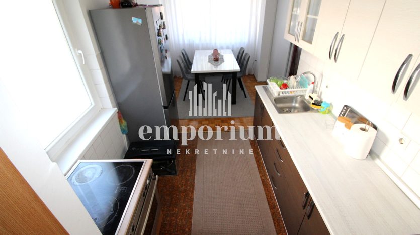 Trosoban stan u centru grada, 85m2 ID:2339/BN