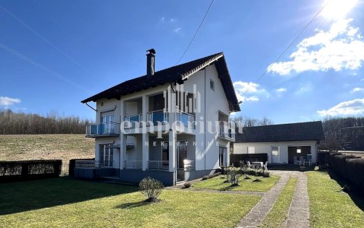 Namještena kuća površine 107m2 u osnovi ID:2232/EN