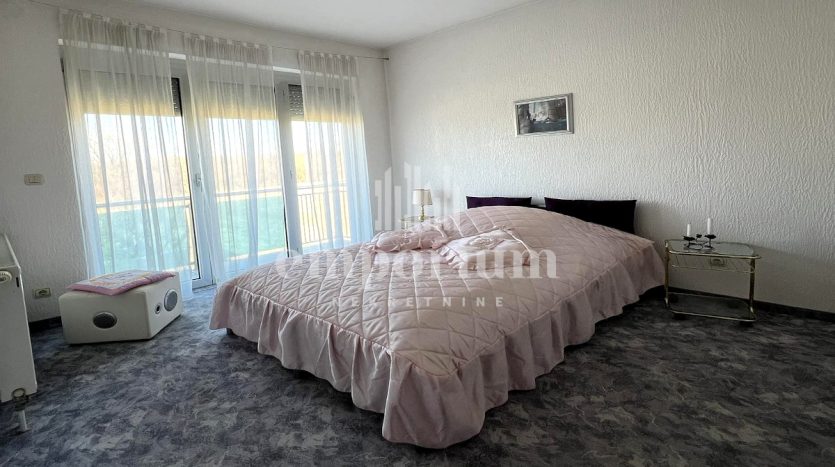 Namještena kuća površine 107m2 u osnovi ID:2232/EN