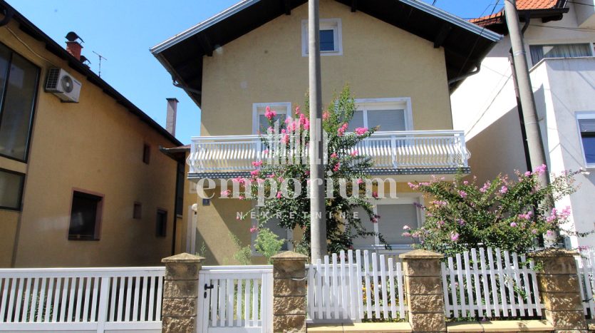 Kuća spratnosti Pr+1S, na parceli površine 312m2 ID:2344/EN