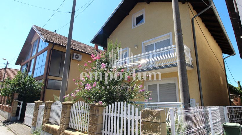 Kuća spratnosti Pr+1S, na parceli površine 312m2 ID:2344/EN