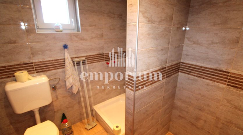 Kuća spratnosti Pr+1S, na parceli površine 312m2 ID:2344/EN