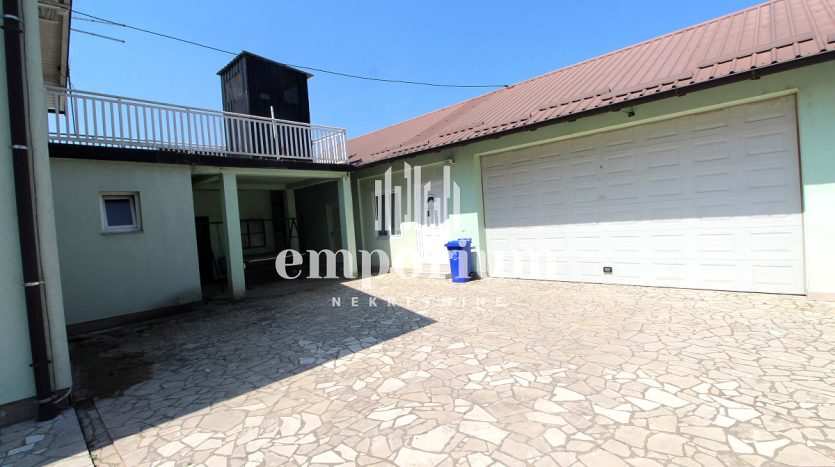 Kuća spratnosti Pr+1S, na parceli površine 3586m2 ID:2349/EN