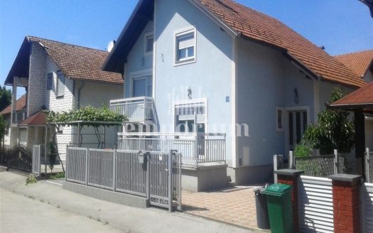 Dvije kuće na placu površine 470m2 ID:539/BN