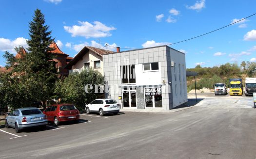 Poslovni prostor u prizemlju, površine 70m2 ID:162/ENL