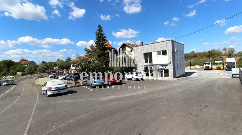 Poslovni prostor u prizemlju, površine 70m2 ID:162/ENL