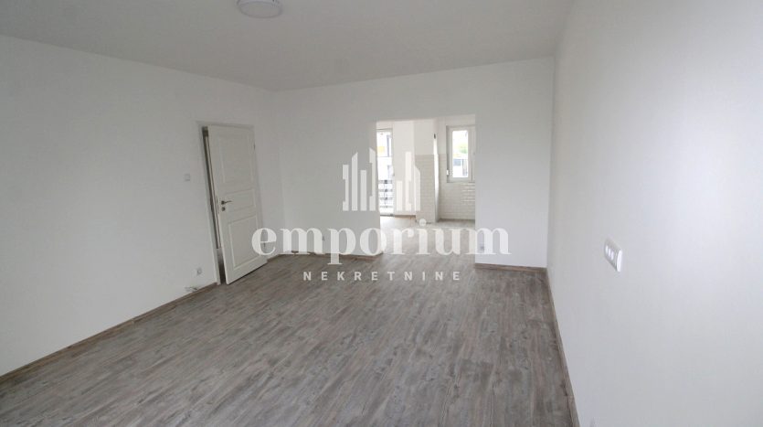 Trosoban stan u centru grada, 72m2 ID:2122/EN