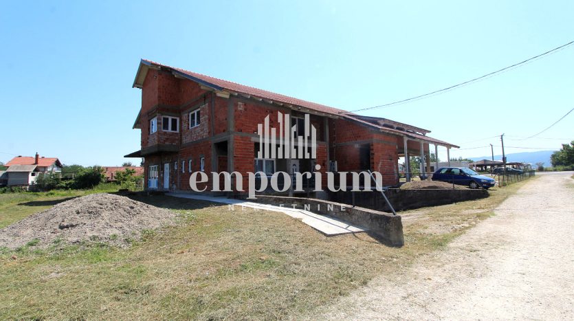 Stambeno-poslovni objekat, 444m2 ID:2327/EN