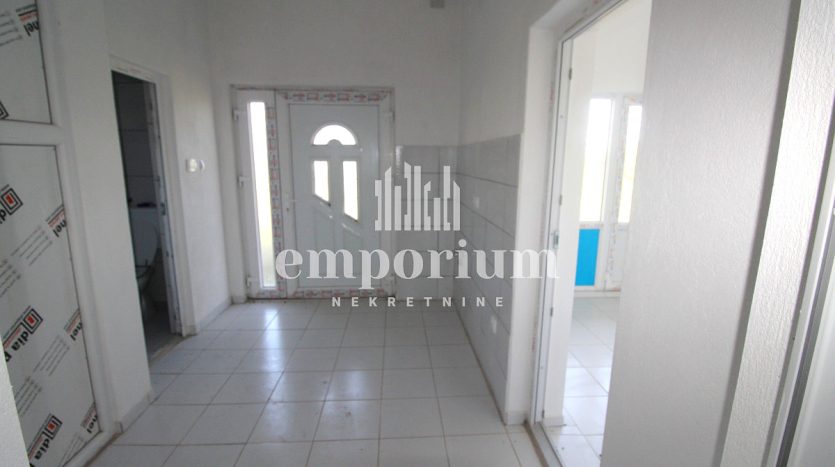 Stambeno-poslovni objekat, 444m2 ID:2327/EN