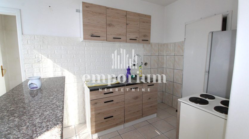 Trosoban stan površine 62m2 na II spratu ID:2368/EN