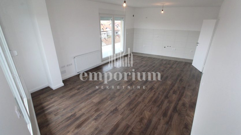 Useljiv penthouse u Š naselju ID:2115/EN