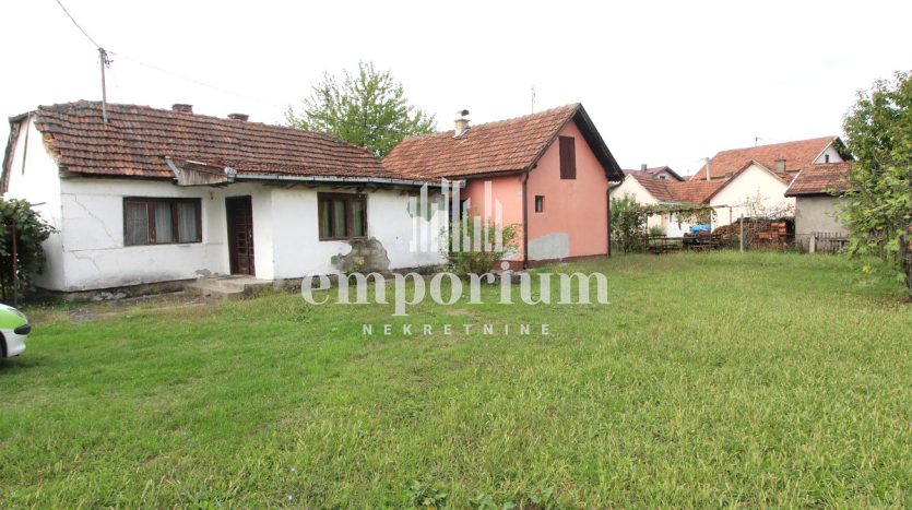 Dvije prizemne kuće na parceli od 597m2 ID:2372/EN