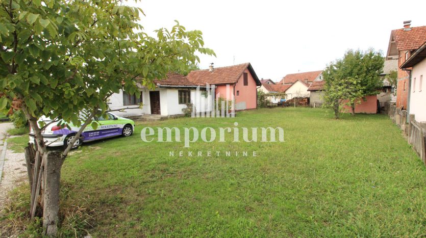 Dvije prizemne kuće na parceli od 597m2 ID:2372/EN