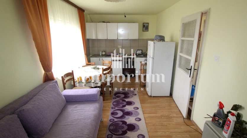 Dvije prizemne kuće na parceli od 597m2 ID:2372/EN