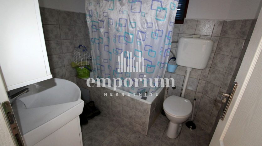 Kuća spratnosti Pr+Pot na parceli 290m2 ID:2376/BN