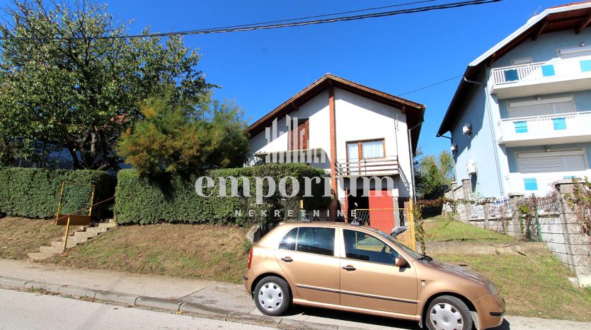 Etažna kuća na parceli od 642m2 ID:2382/EN